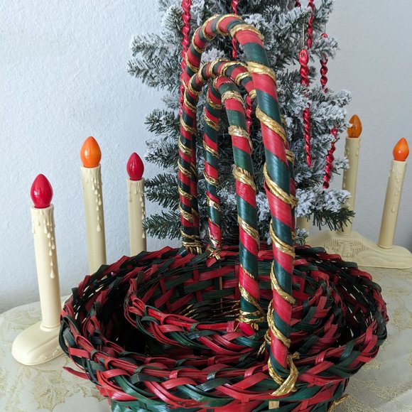 Crafters 4 Vtg. Oval Shape Red+Green Wicker Baskets - Picture 1 of 8